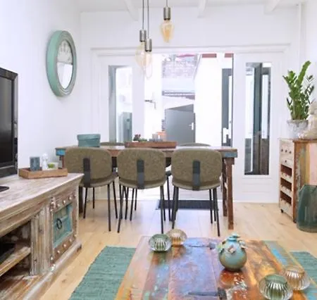 Sidestreet House *